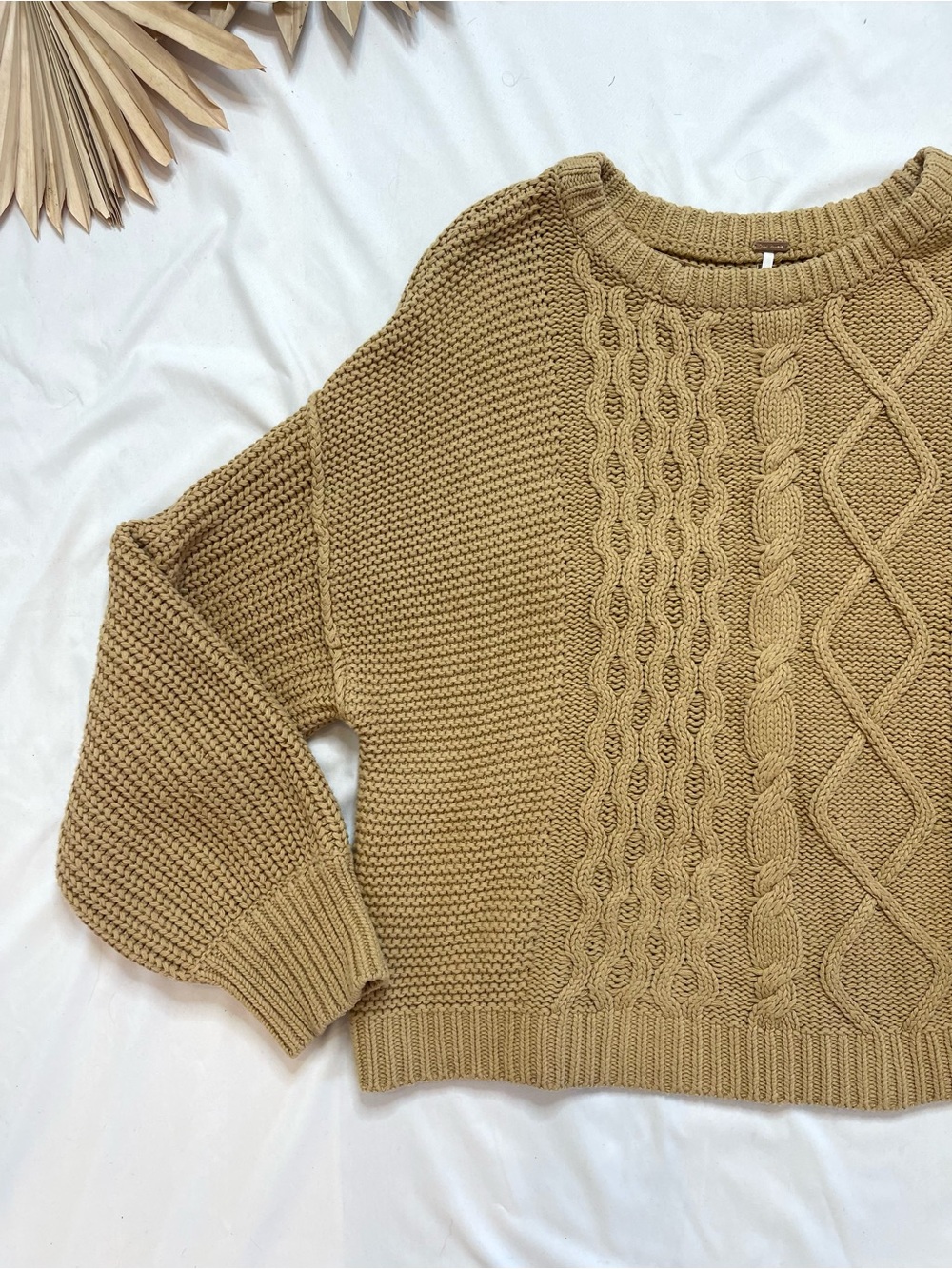 Free People Dream Cable Knit Camel Tan Beige Oversized Knit Sweater Size XL - Picture 2 of 7
